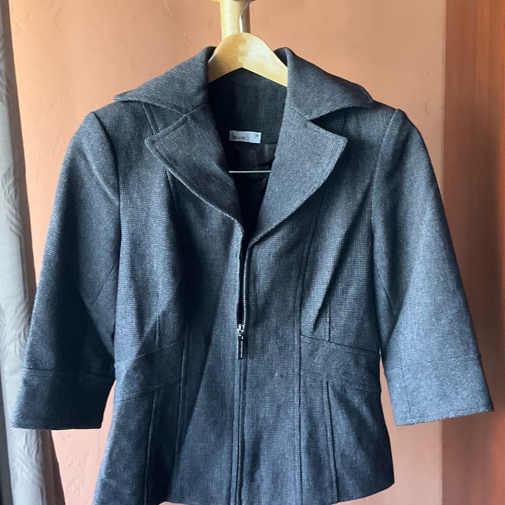 Gray Tailored Blazer with Classic Lapels